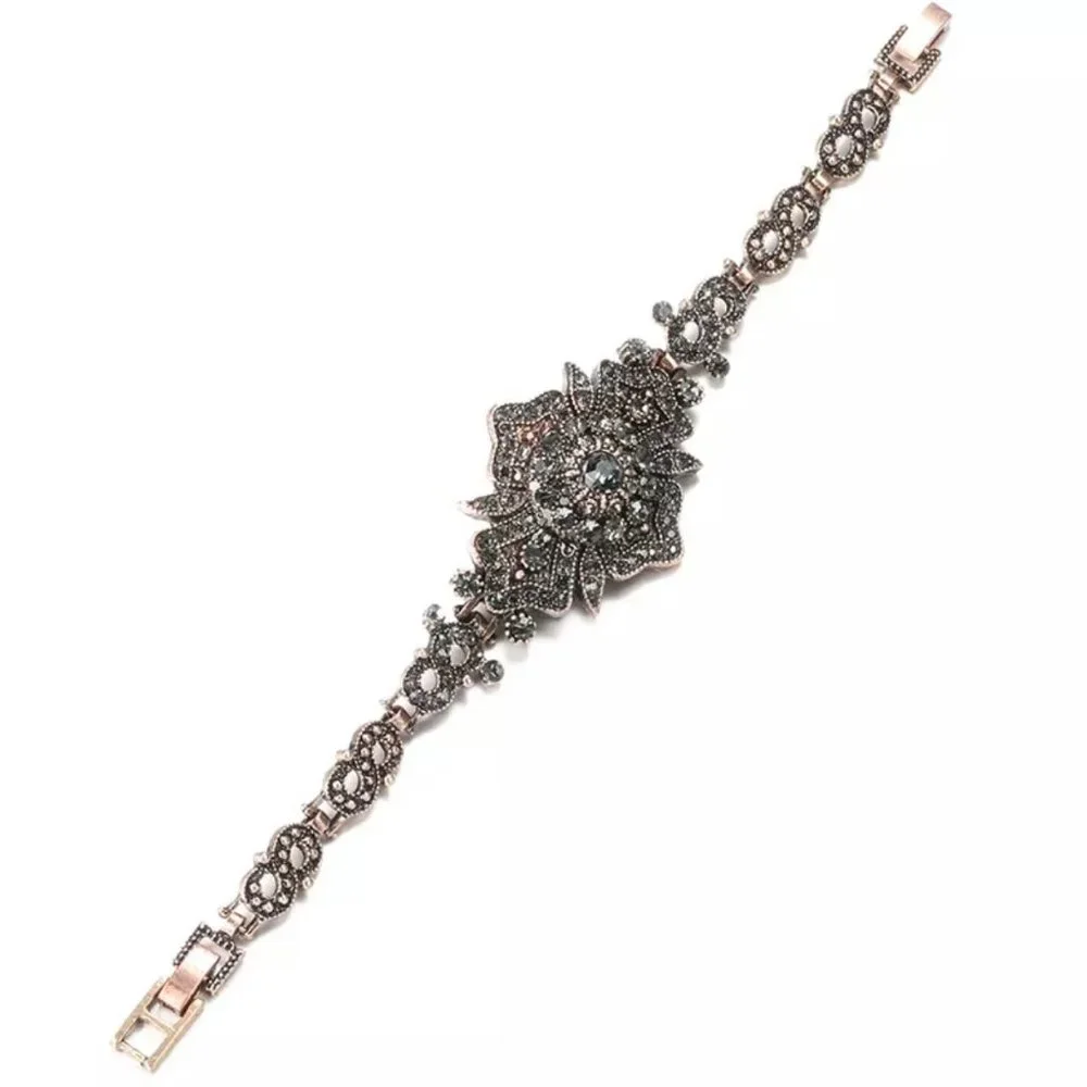 Gold Vintage Style Rhinestone Bracelet_2